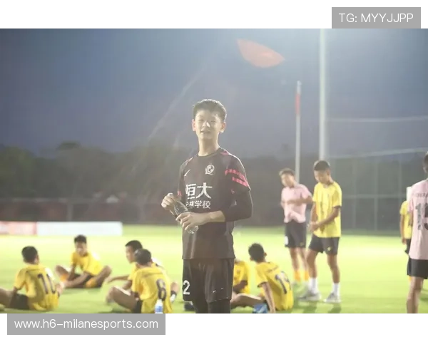 “广州队为青训基金注入资金，建设未来之星”，广州青训俱乐部