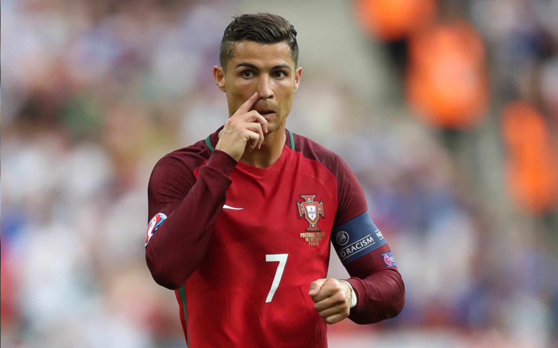 英超冠军争夺进入白热化阶段